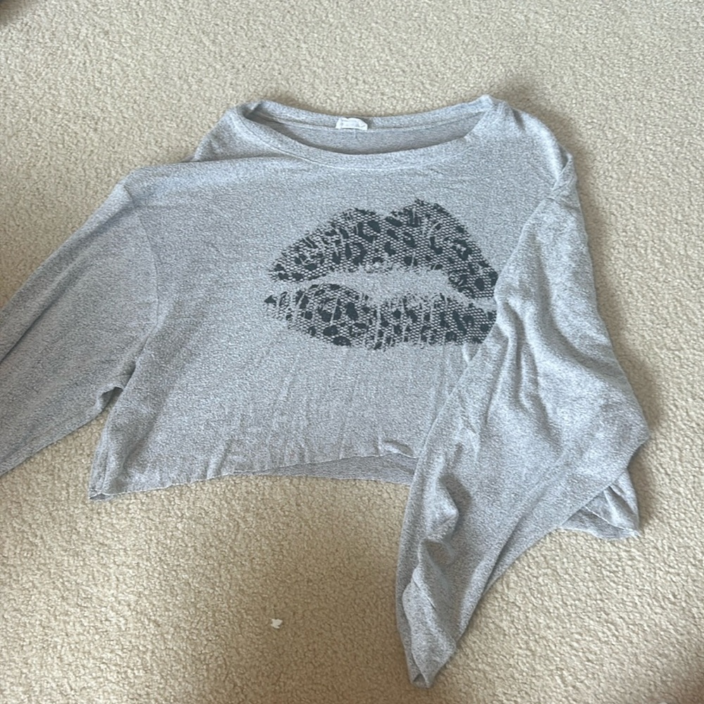 Cropped Sweater cheetah lips shirt